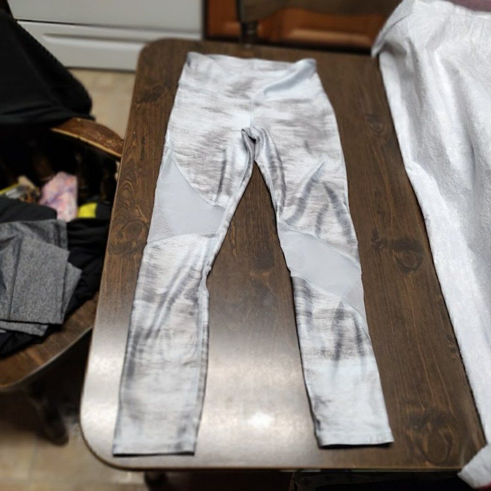 Under Armour Light Blue Compression Leggings Size Women's Small